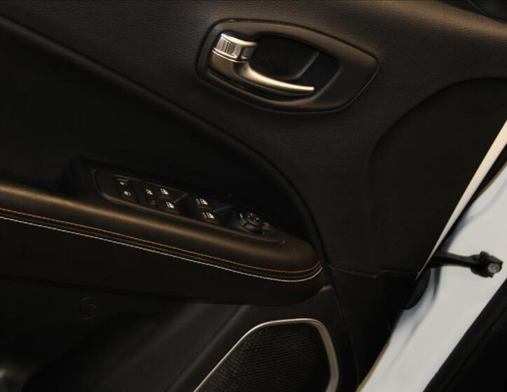 Jeep Compass 13