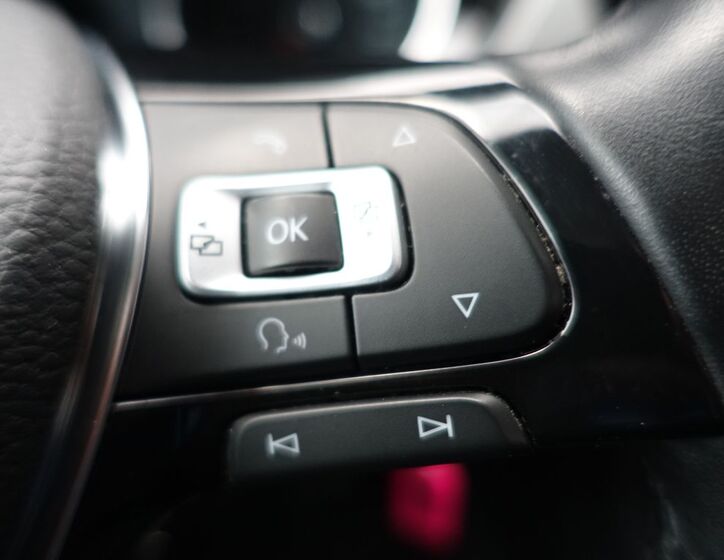 Volkswagen Touran 23