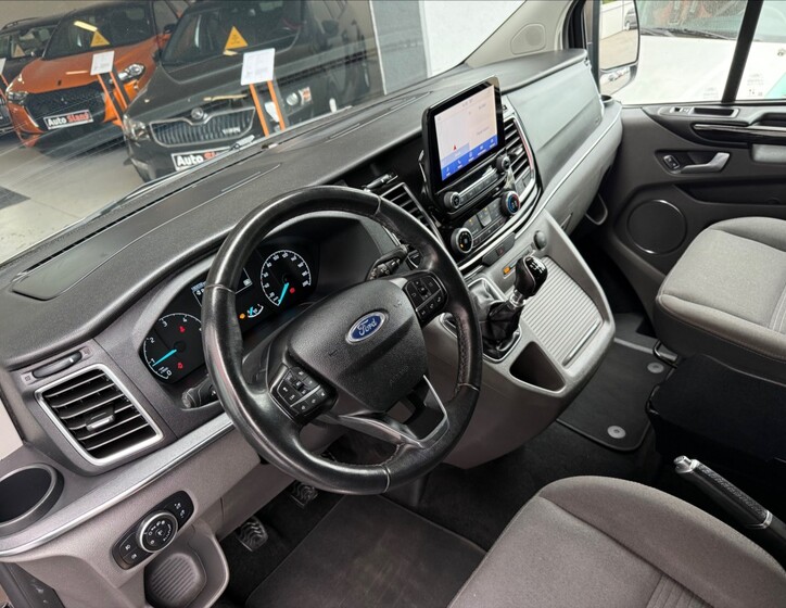 Ford Tourneo Custom 10
