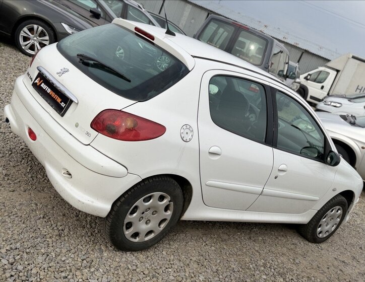 Peugeot 206 Hatchback 1,4 l 50 kw