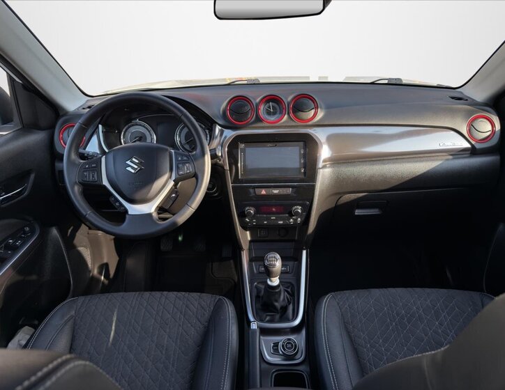 Suzuki Vitara SUV / Terénní 1,4 l 103 kw