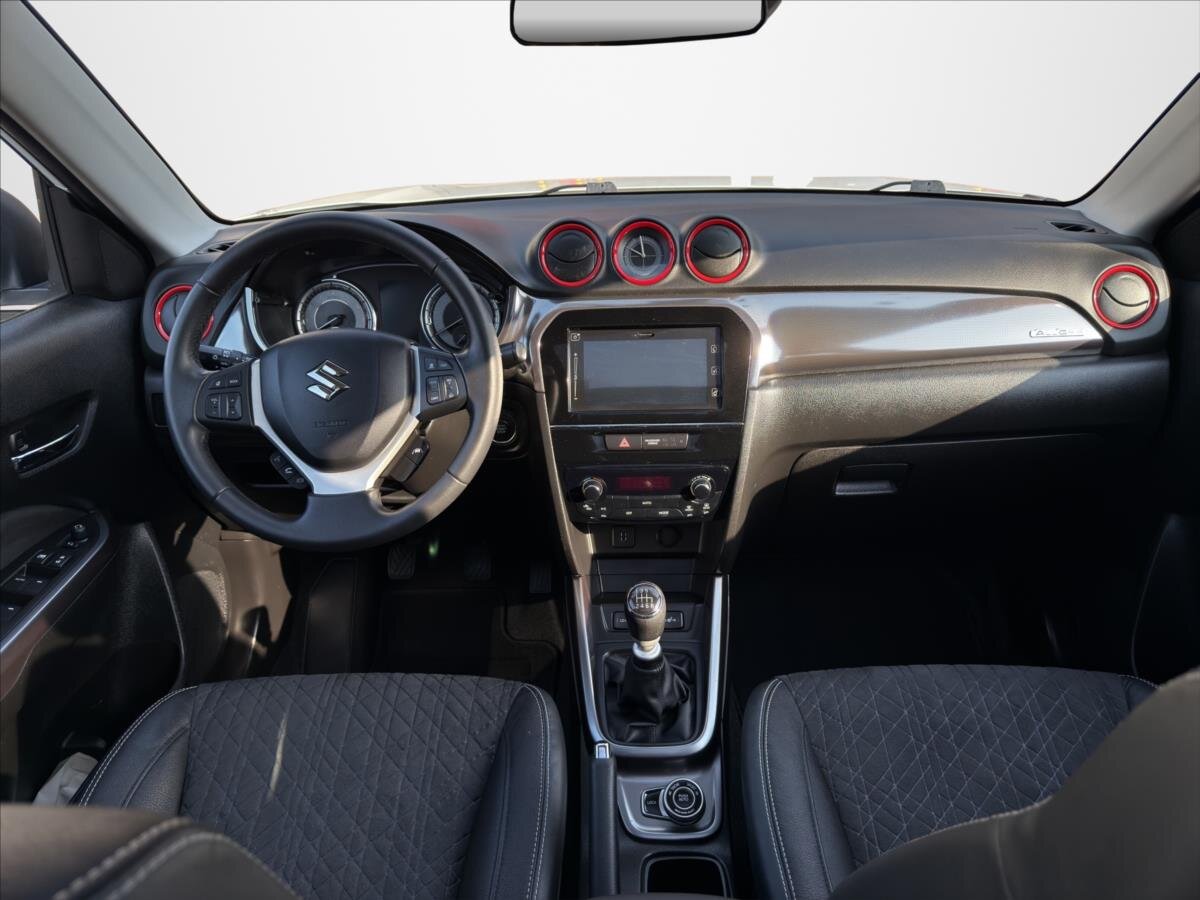 Suzuki Vitara SUV / Terénní 1,4 l 103 kw