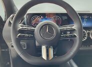 Mercedes-Benz GLA 11