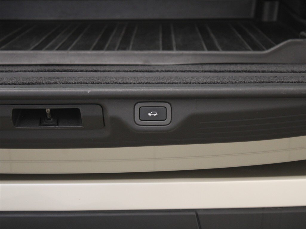 Land Rover Range Rover SUV / Terénní 3,0 l 190 kw