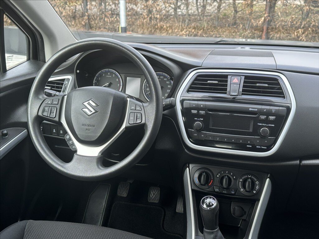 Suzuki S-Cross Hatchback 998,0 82 kw