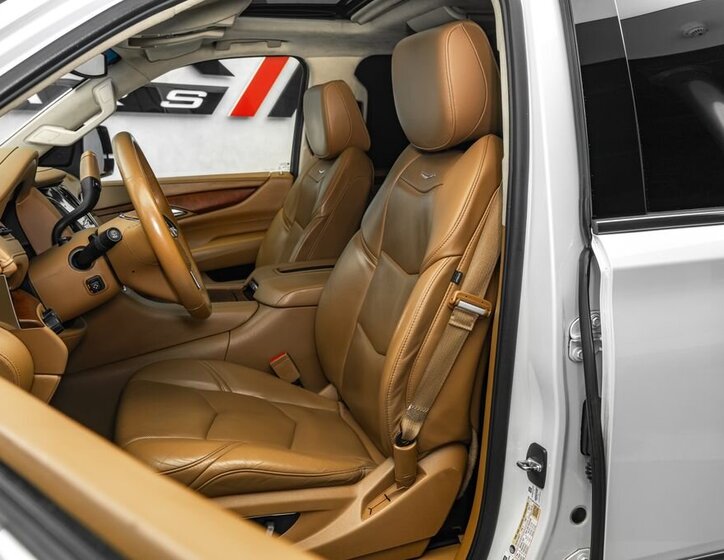 Cadillac Escalade SUV / Terénní 6,2 l 313 kw