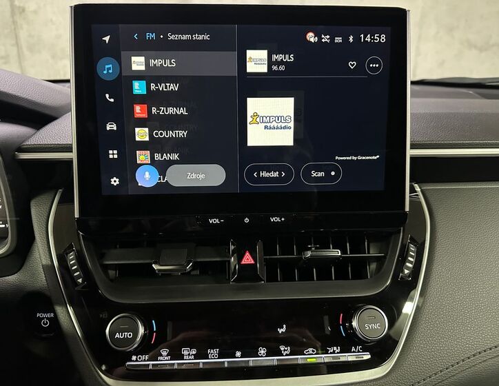 Toyota Corolla Cross 15