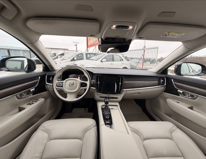 Volvo V90 21
