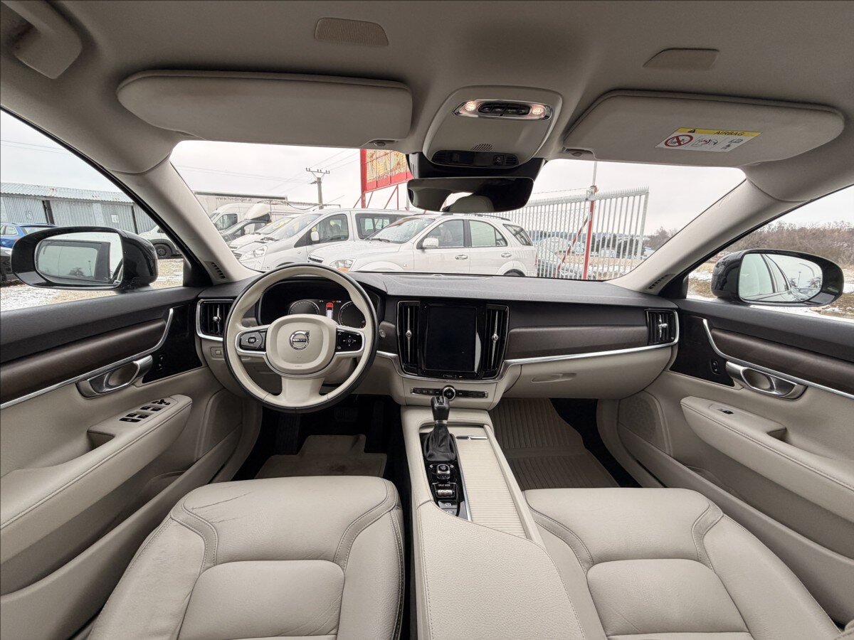 Volvo V90
