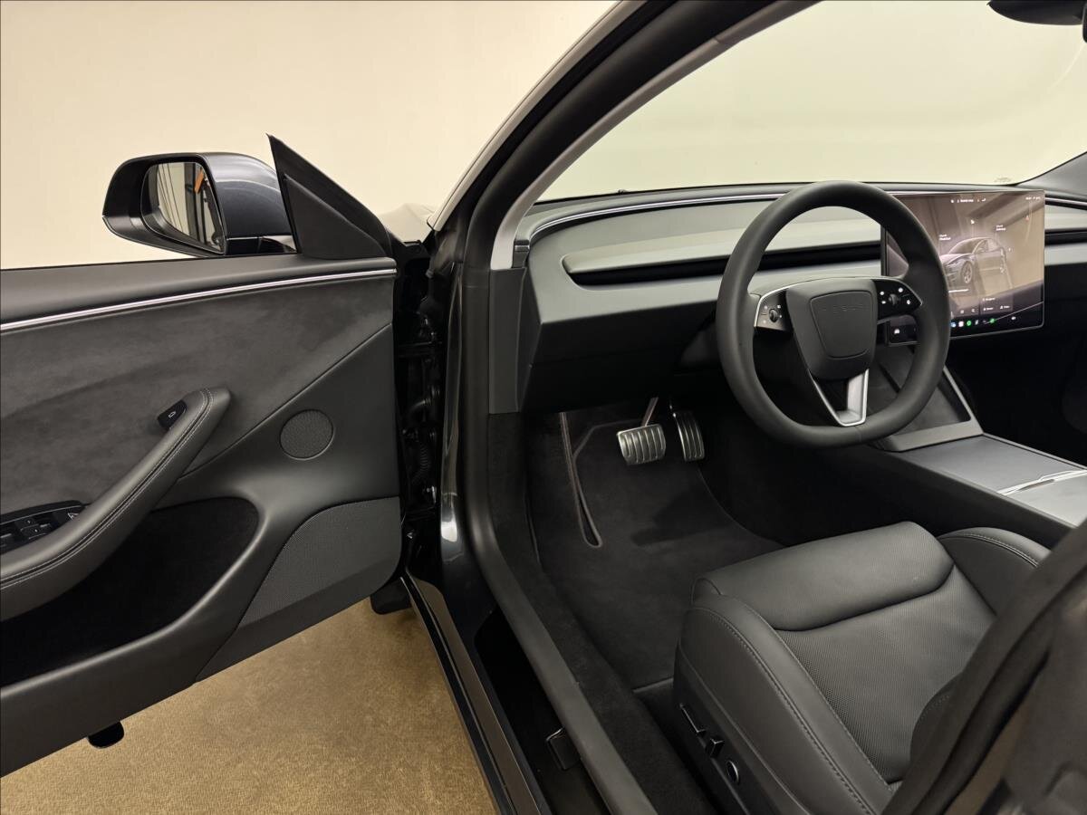 Tesla Model 3 Sedan 0,0 460 kw