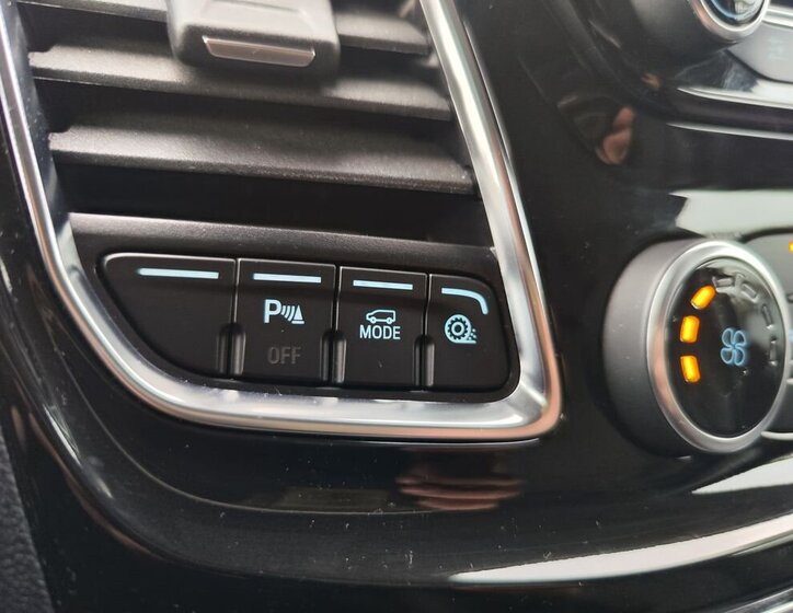 Ford Tourneo Custom 21