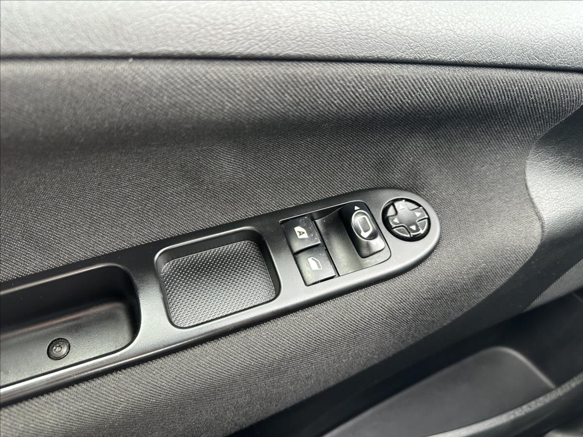 Peugeot 207 Hatchback 1,4 l 54 kw