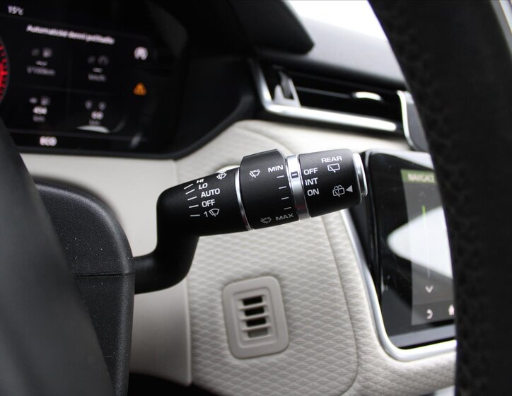 Land Rover Range Rover Velar SUV / Terénní 3,0 l 221 kw