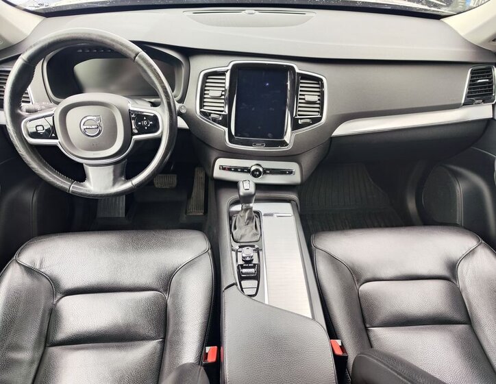 Volvo XC90 SUV / Terénní 2,0 l 235 kw