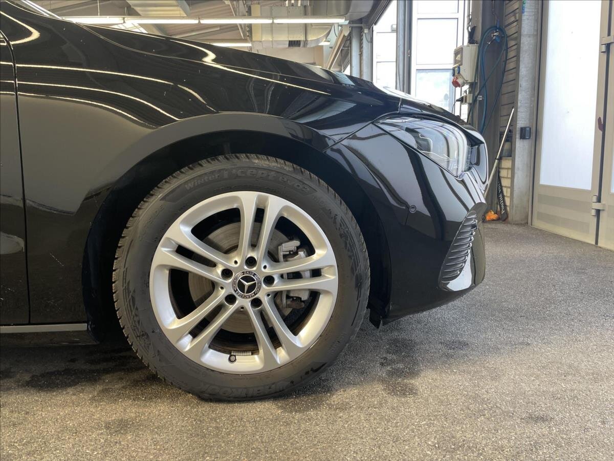 Mercedes-Benz CLA Kombi 1,3 l 120 kw