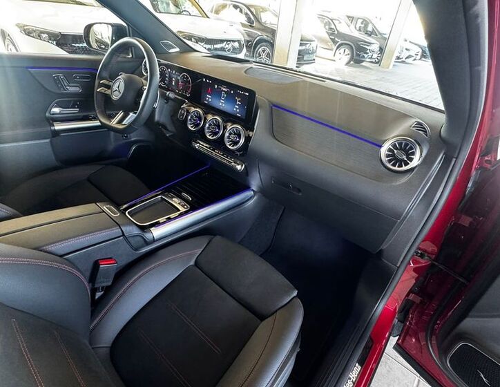 Mercedes-Benz GLA 11