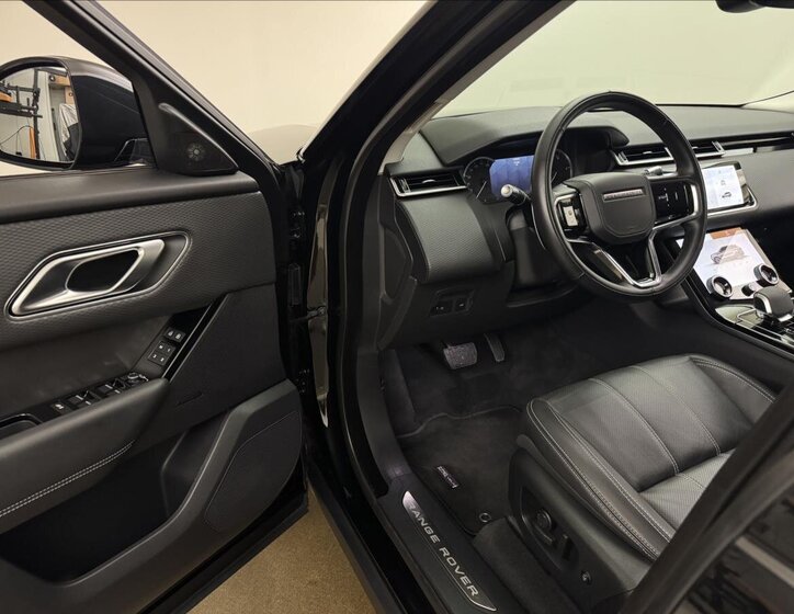 Land Rover Range Rover Velar SUV 2,0 l 150 kw
