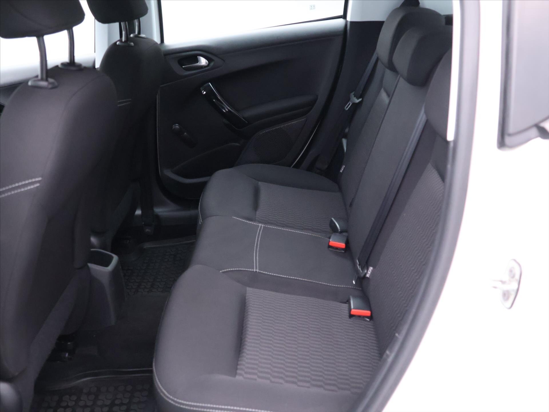 Peugeot 208 Hatchback 1,2 l 60 kw