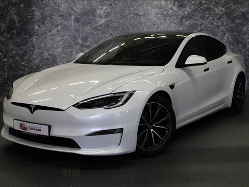 Tesla Model S Hatchback 0,0 493 kw
