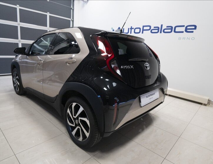 Toyota Aygo Hatchback 998,0 53 kw
