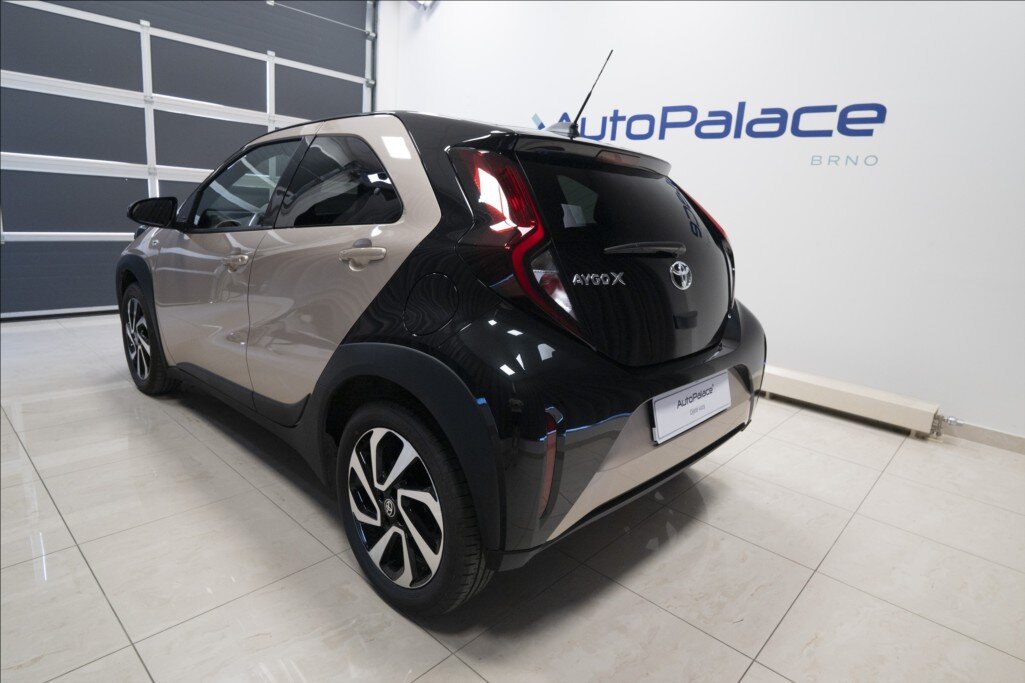Toyota Aygo Hatchback 998,0 53 kw
