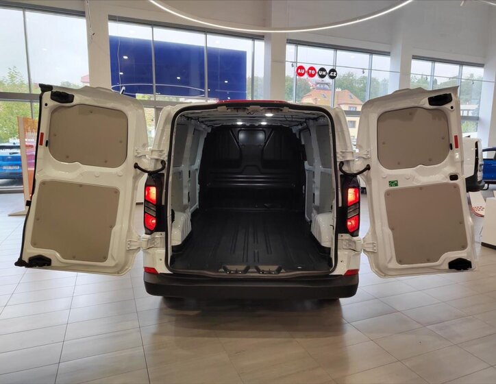 Ford Transit Custom Skříň 2,0 l 100 kw