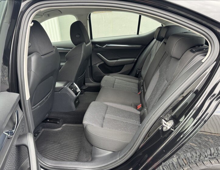 Škoda Octavia Sedan / Limuzína 1,5 l 110 kw