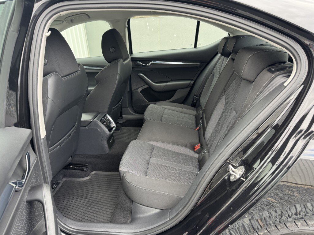 Škoda Octavia Sedan / Limuzína 1,5 l 110 kw