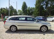 Toyota Avensis Kombi 2,0 l 93 kw