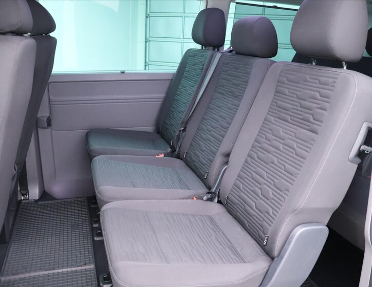 Volkswagen Caravelle Kombi 2,0 l 110 kw