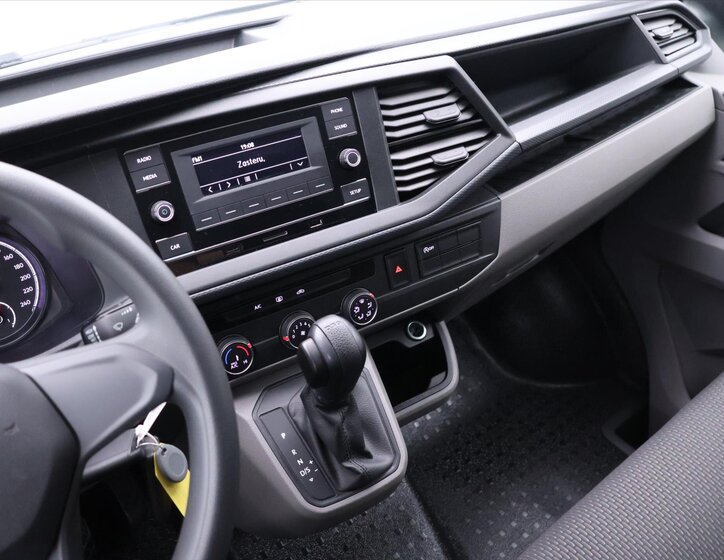 Volkswagen Transporter 23