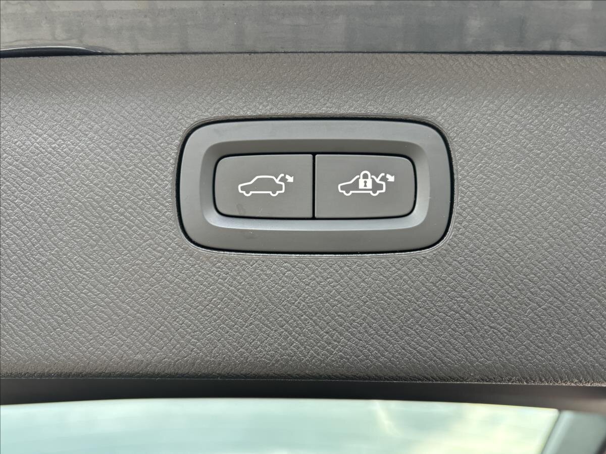 Volvo XC90 SUV 2,0 l 173 kw