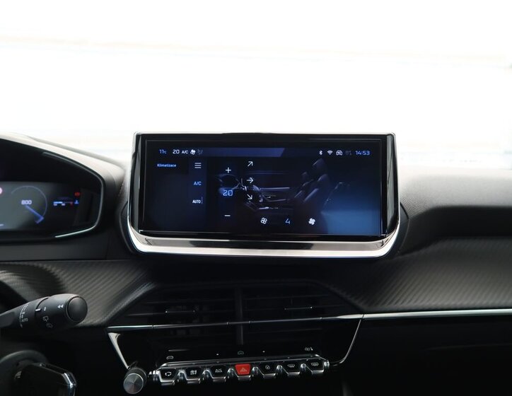 Peugeot 2008 SUV / Terénní 1,2 l 74 kw