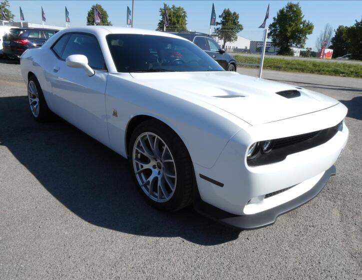 Dodge Challenger 1