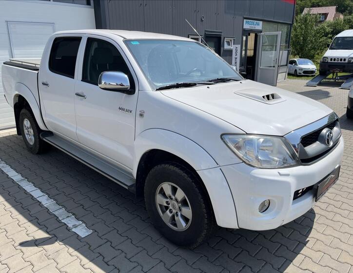 Toyota Hilux 4