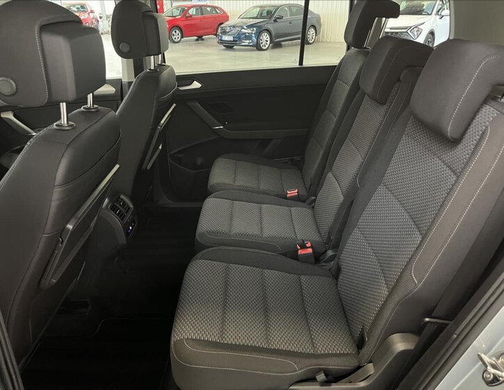 Volkswagen Touran MPV 1,5 l 110 kw