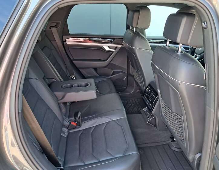 Volkswagen Touareg SUV / Terénní 3,0 l 210 kw