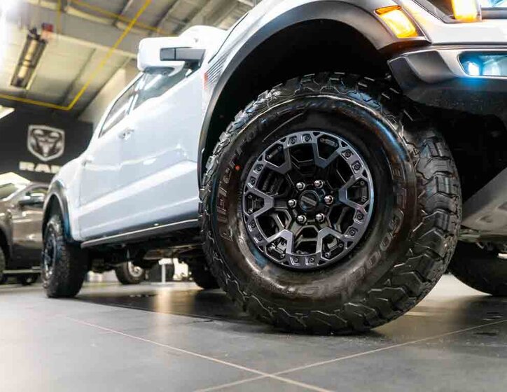 Ford F-150 Pick-up 5,2 l 536 kw