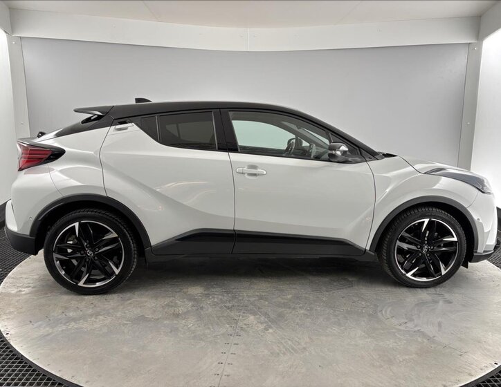 Toyota C-HR SUV / Terénní 2,0 l 135 kw
