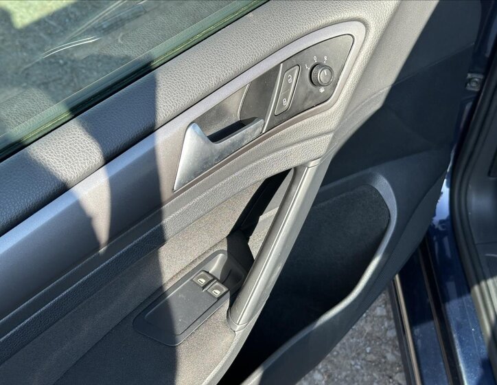 Volkswagen Golf Hatchback 1,2 l 63 kw