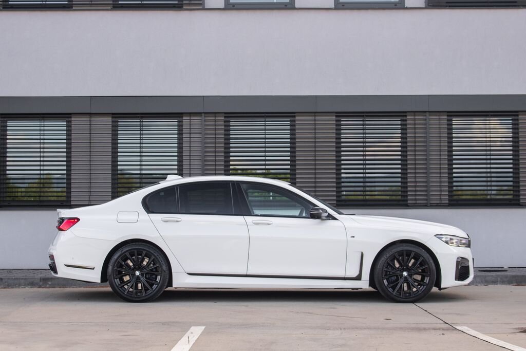 BMW Řada 7 Sedan 3,0 l 294 kw