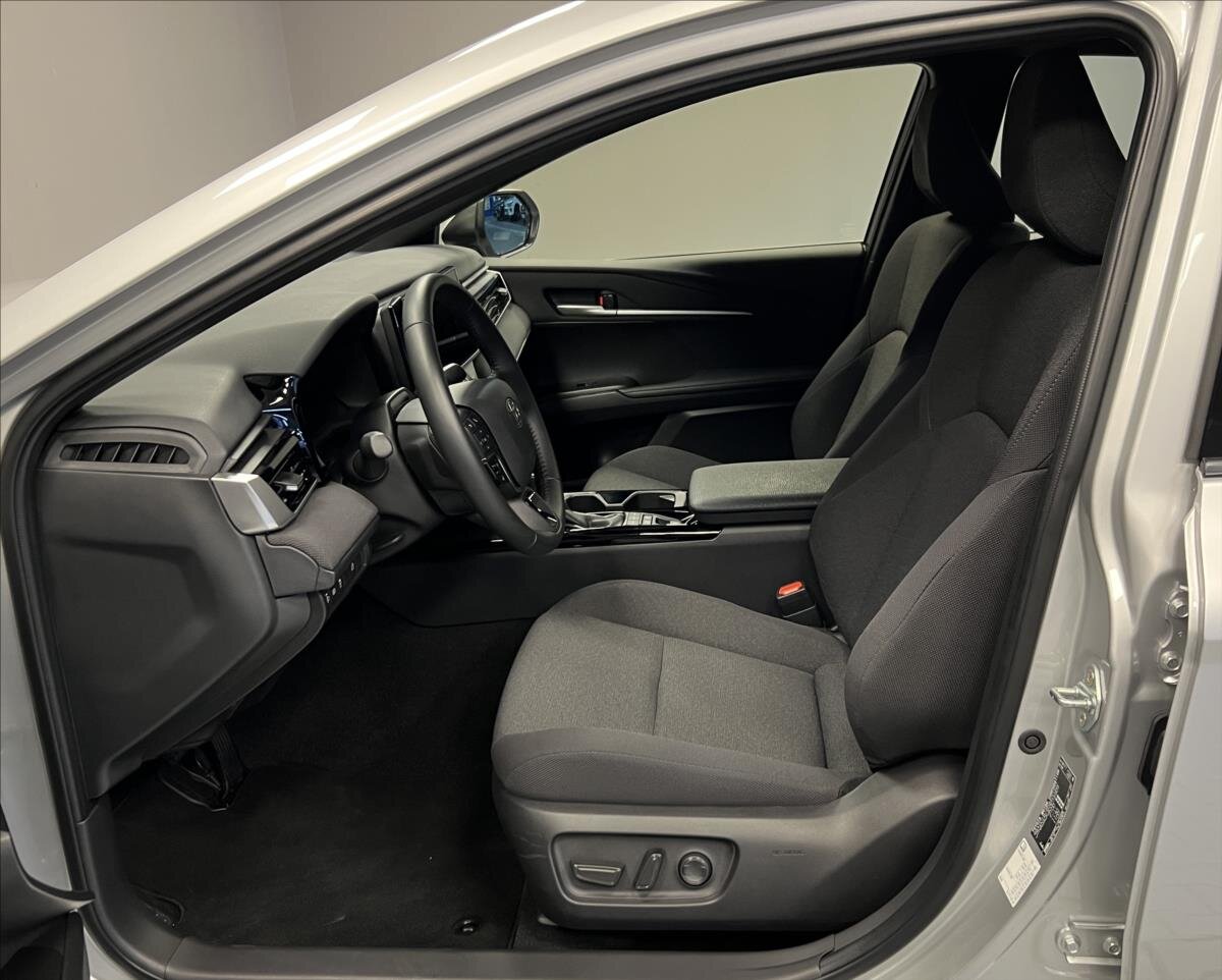 Toyota Camry Sedan 2,5 l 137 kw