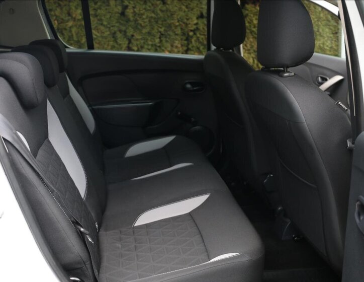 Dacia Sandero Hatchback 898,0 66 kw