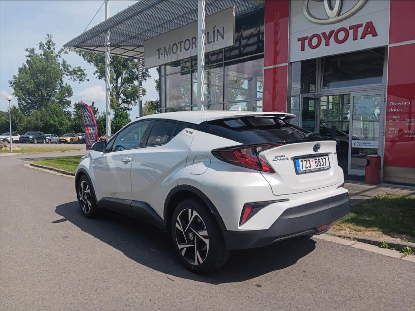 Toyota C-HR 6