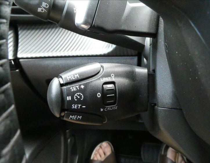 Peugeot 2008 SUV 1,2 l 96 kw