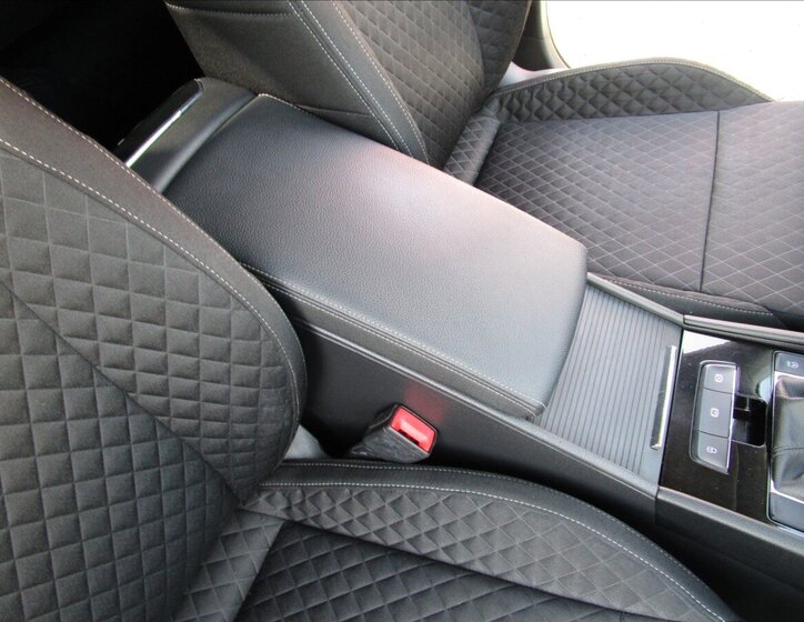 Škoda Superb Sedan / Limuzína 2,0 l 110 kw