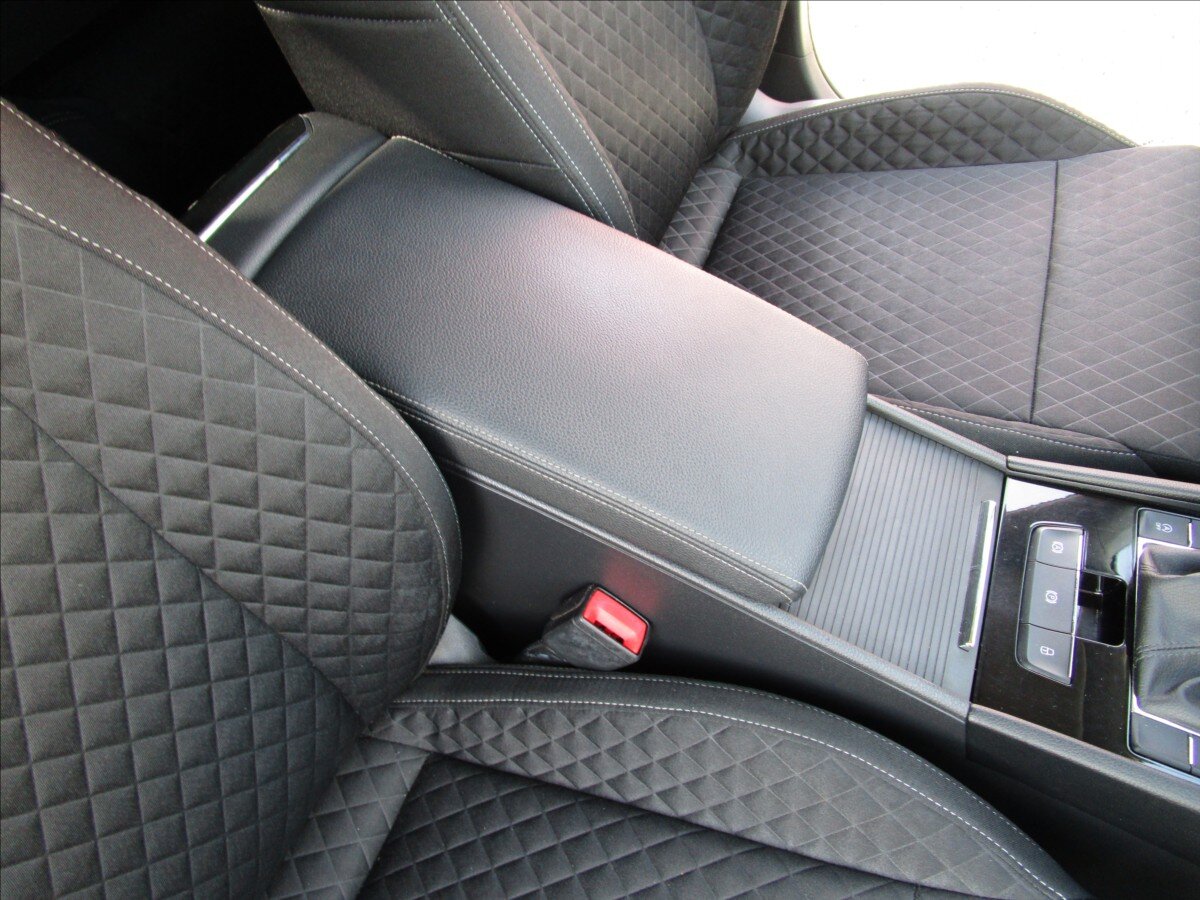 Škoda Superb Sedan / Limuzína 2,0 l 110 kw