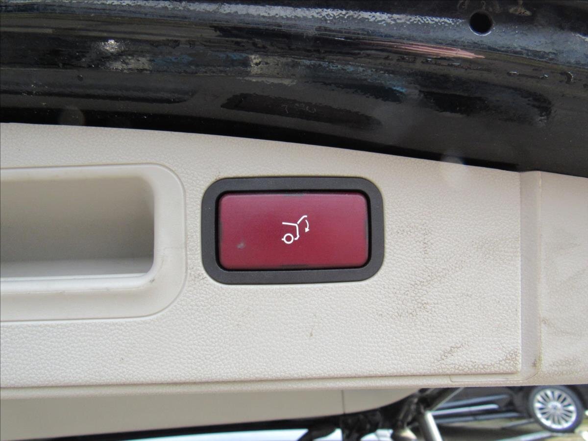 Mercedes-Benz Třídy M SUV / Terénní 3,0 l 165 kw