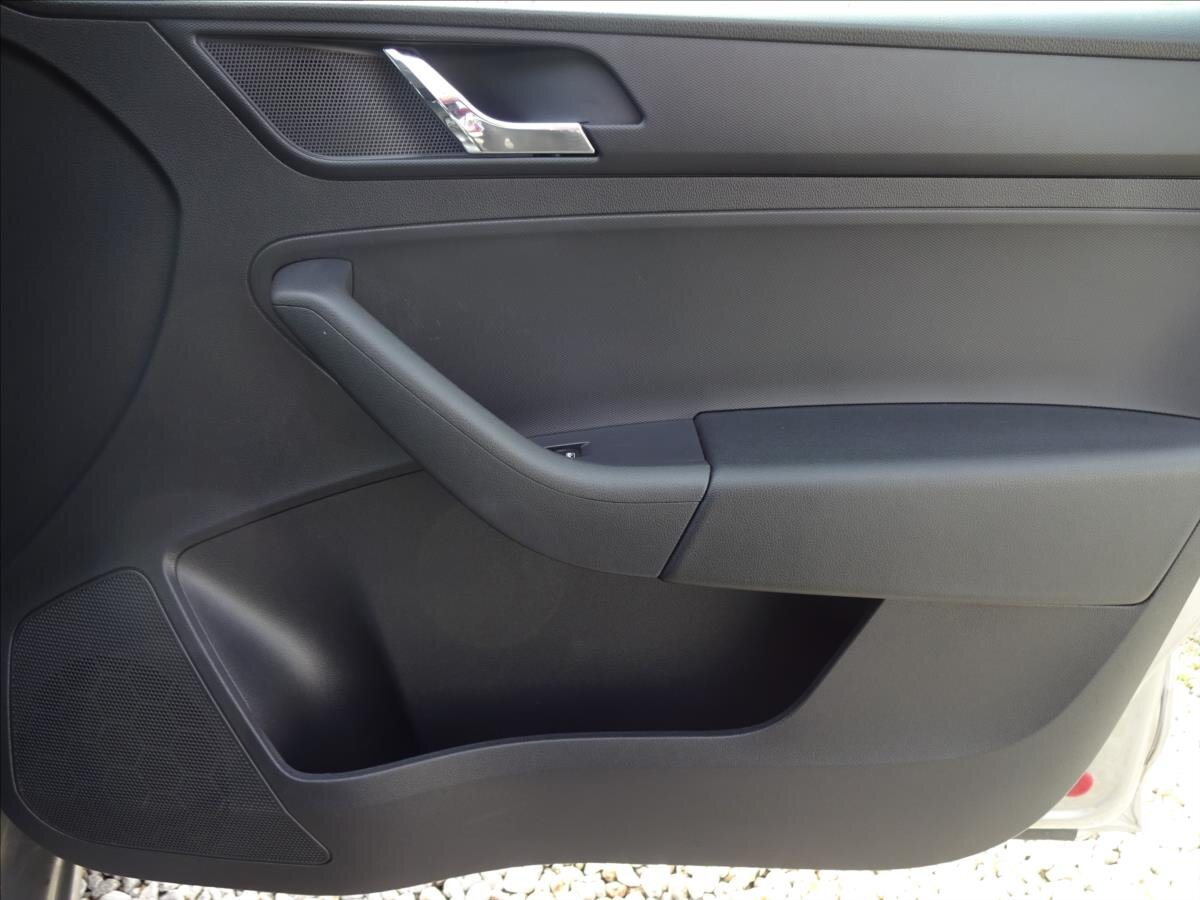 Škoda Rapid Sedan / Limuzína 1,2 l 66 kw