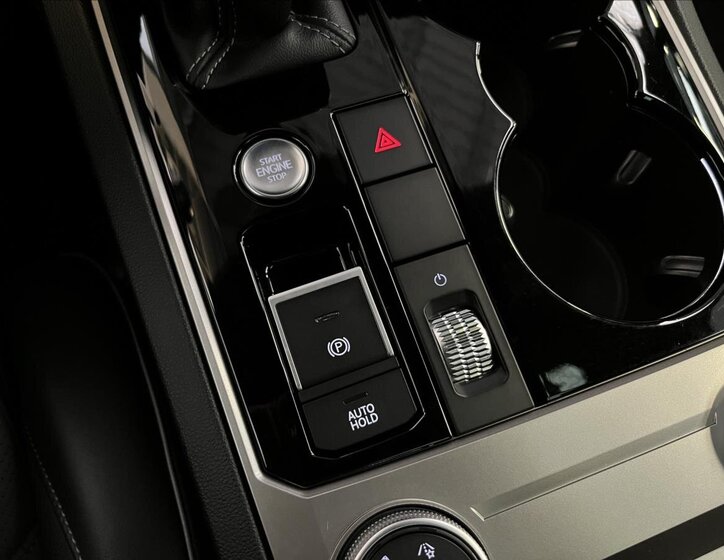 Volkswagen Touareg SUV / Terénní 3,0 l 210 kw